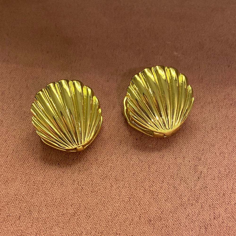 Gold Shell Earrings